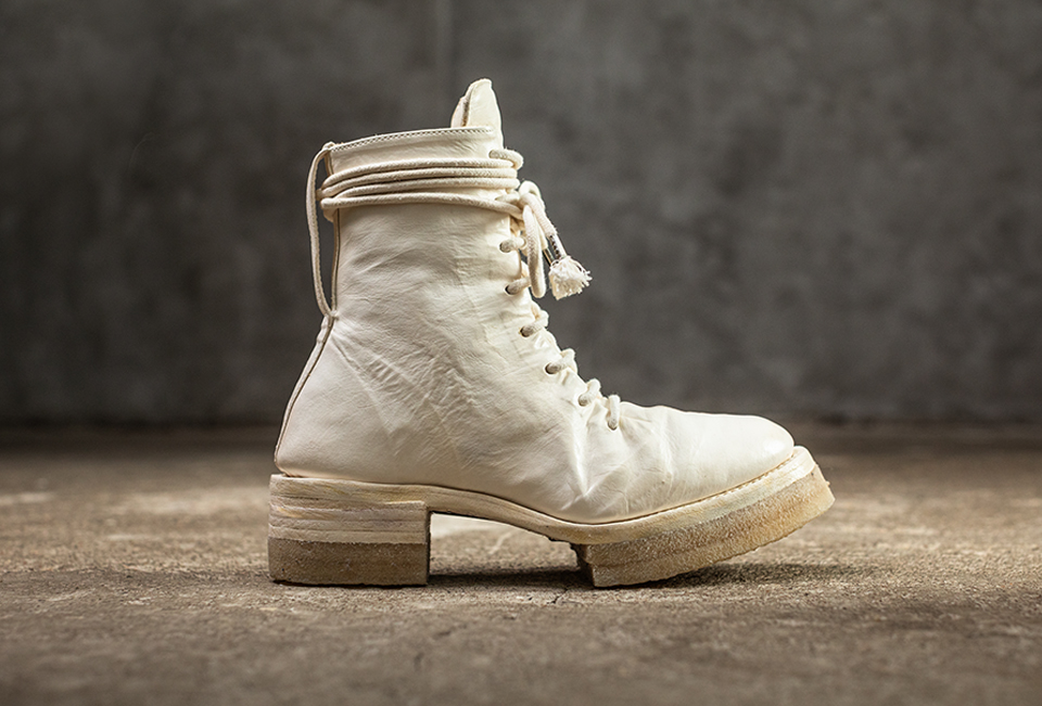 PORTABLE PAPER DART COMBAT BOOTS/01