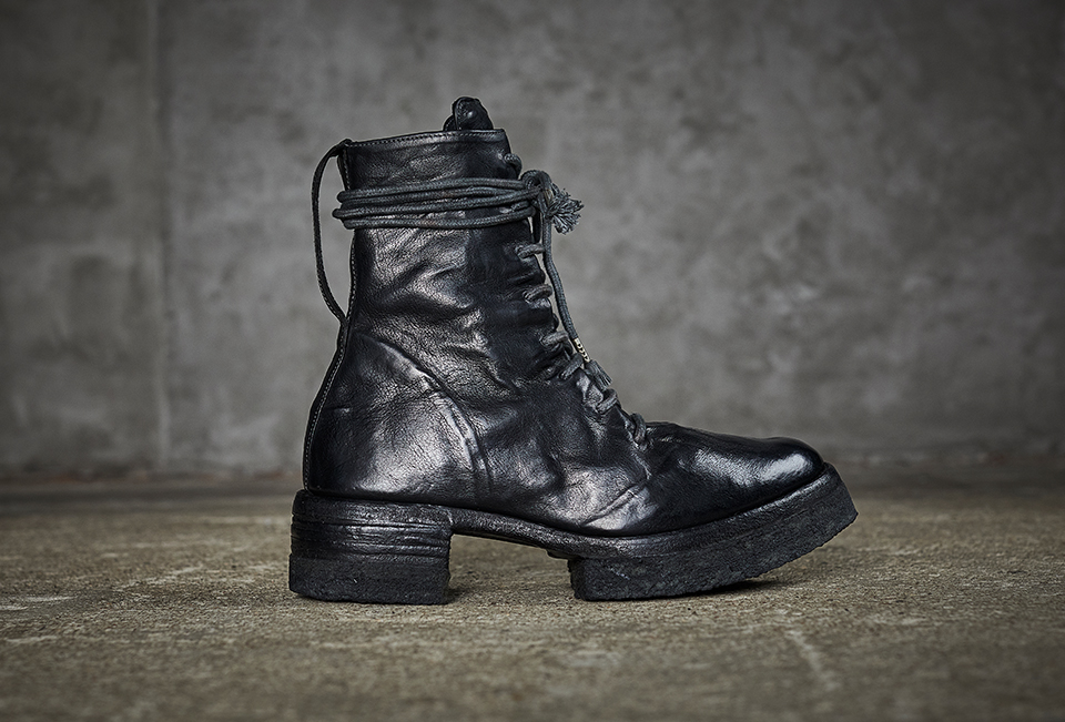 PORTABLE PAPER DART COMBAT BOOTS/010