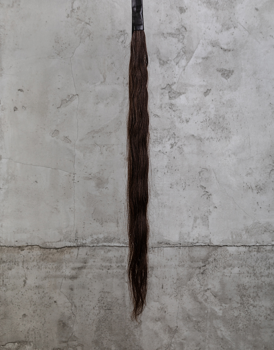 HAAR/DARK BROWN HAIR TIE