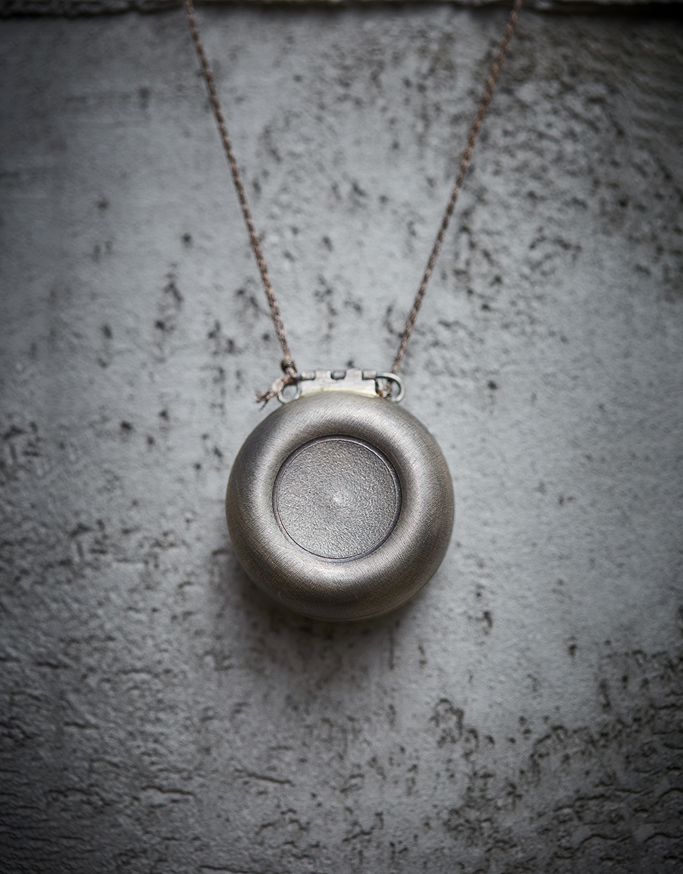 SILVER CHANGE PURSE NECKLACE
