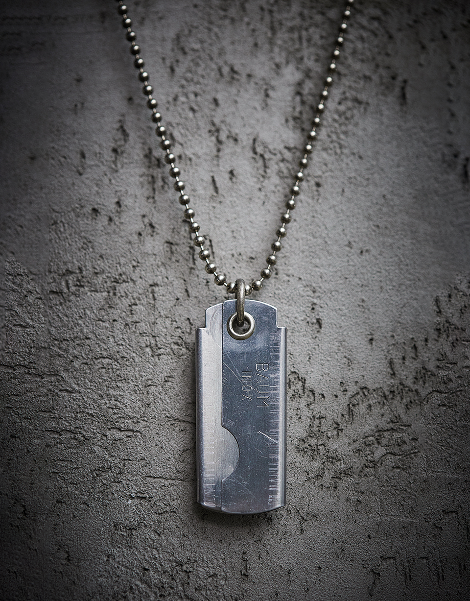 PORTABLE BLADE ON SILVER CHAIN
