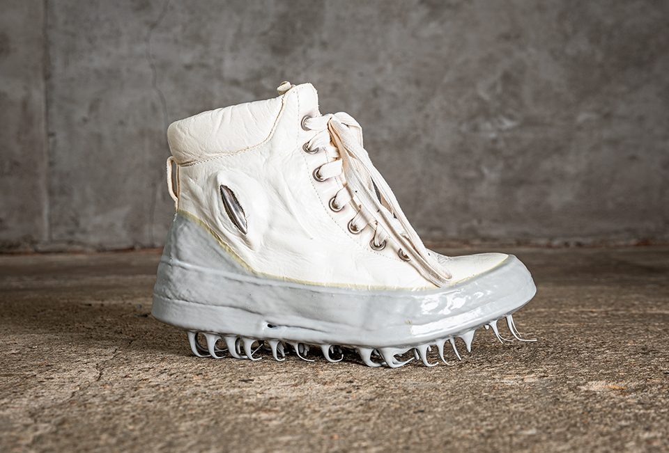 O. D. ONE-PIECE, PROSTHETIC ANKLE, DRIPPED SNEAKERS/01