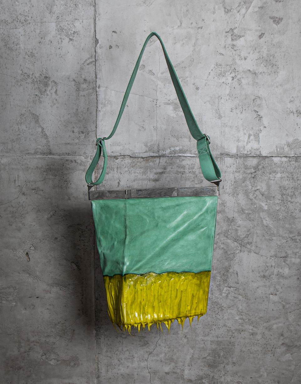 O.DYED DRIP-RUBBERED MULTI-DIM. BAG/6