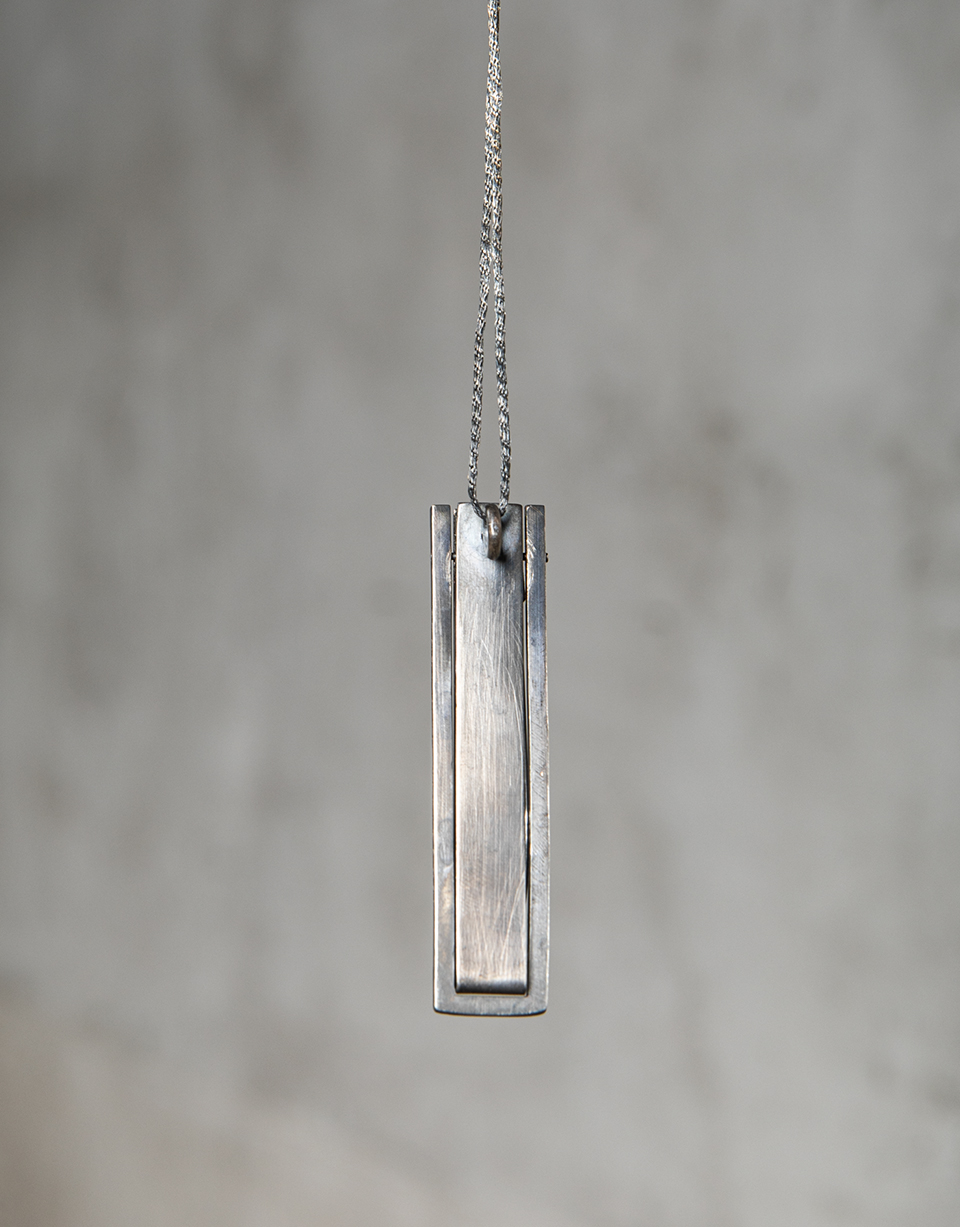 SILVER TRAPEZE KNIFE CHAIN