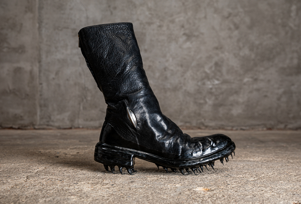 O.D. ONE-PIECE. DRIP-RUBBER PROSTHETIC BOOTS/010